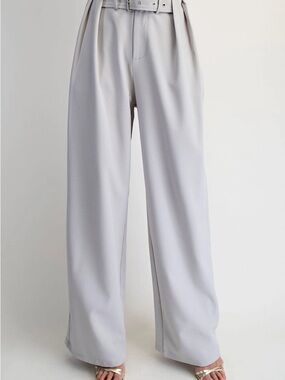 High-Waist Wide-Leg Trousers with Belt in Light Gray